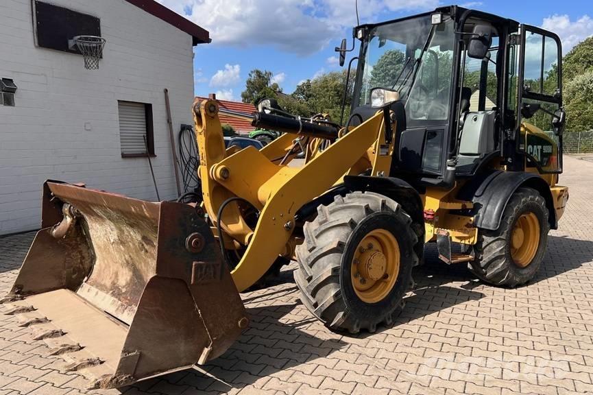 CAT 908M Radlader Фронтальні навантажувачі