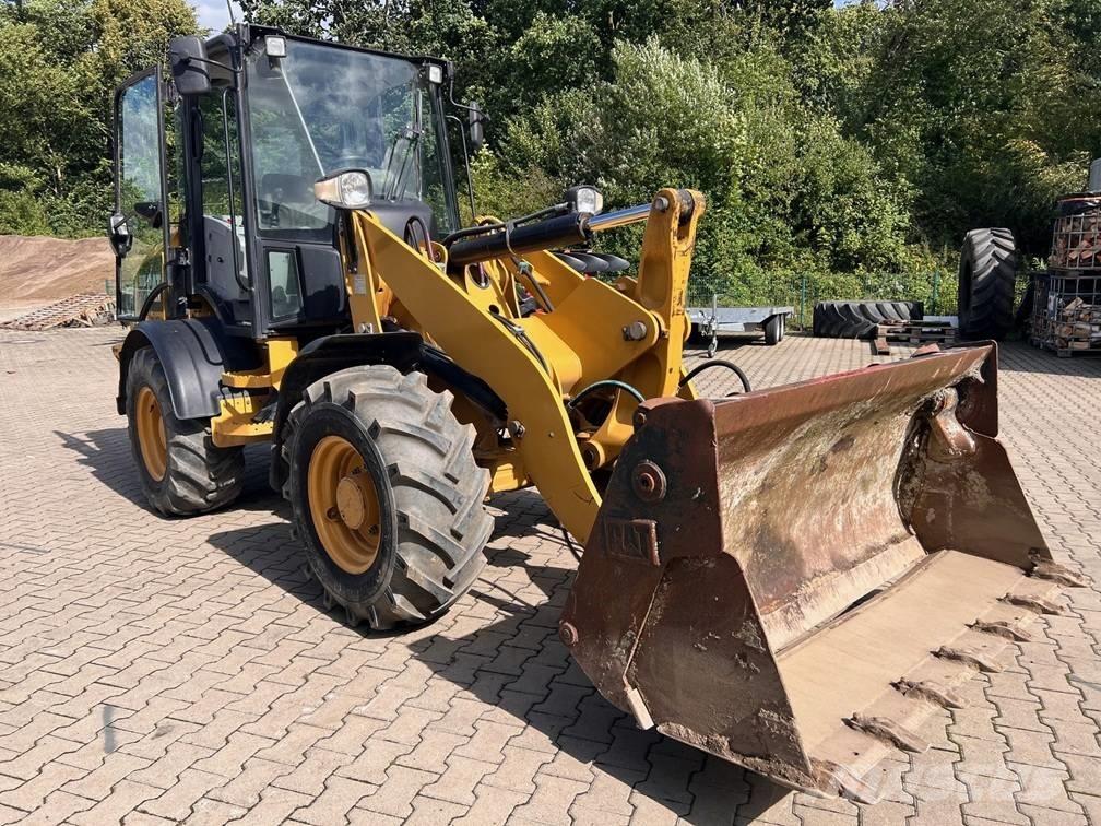 CAT 908M Radlader Фронтальні навантажувачі