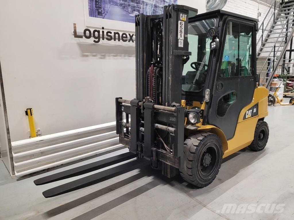 CAT DP 30 N Дизельні навантажувачі