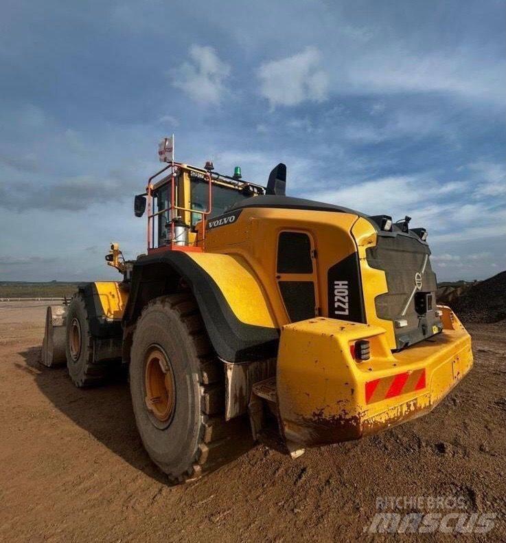 Volvo L 220 H Фронтальні навантажувачі