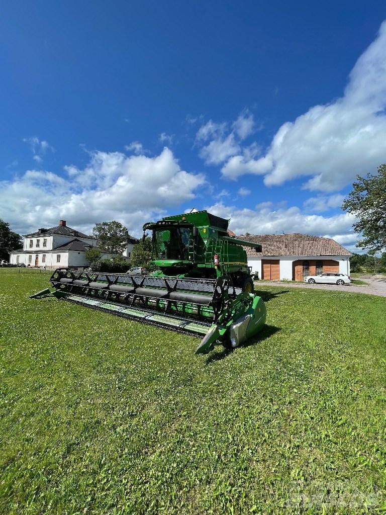 John Deere T 660 i Зернозбиральні комбайни