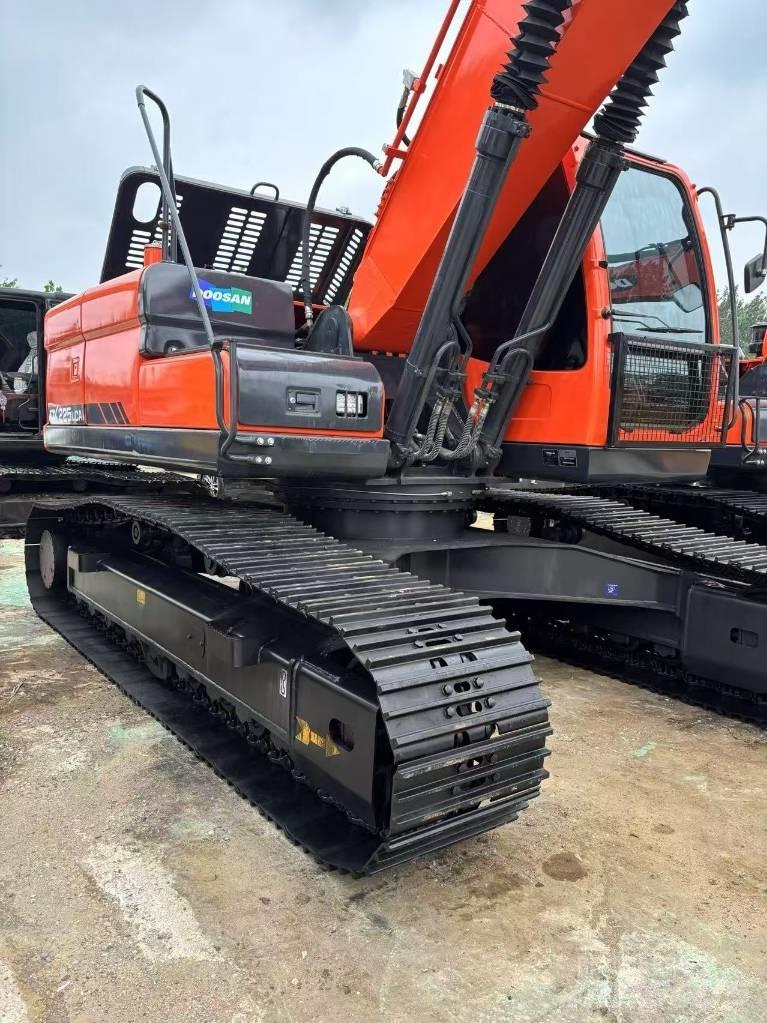 Doosan 225 LCA Гусеничні екскаватори
