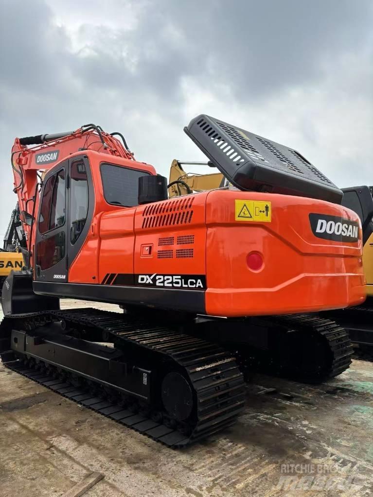 Doosan 225 LCA Гусеничні екскаватори
