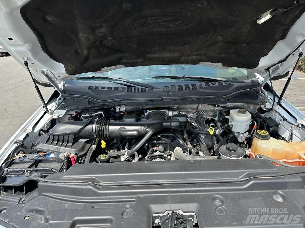 Ford F 550 Шасі з кабіною