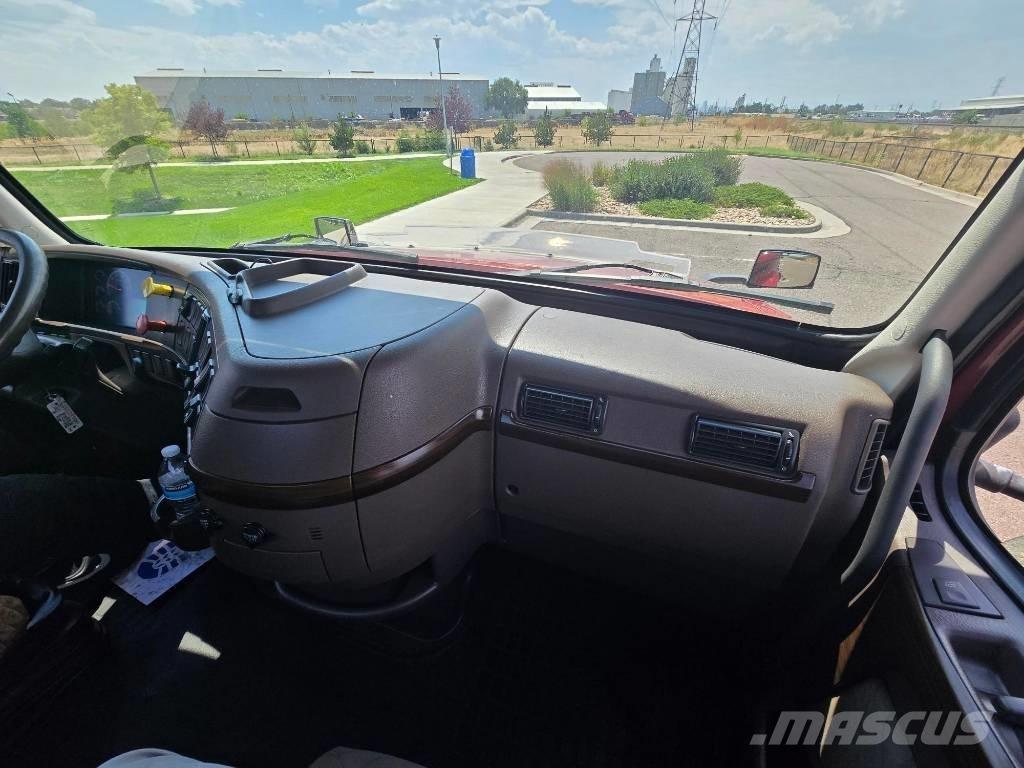 Volvo VNL 42 T300 Тягачі