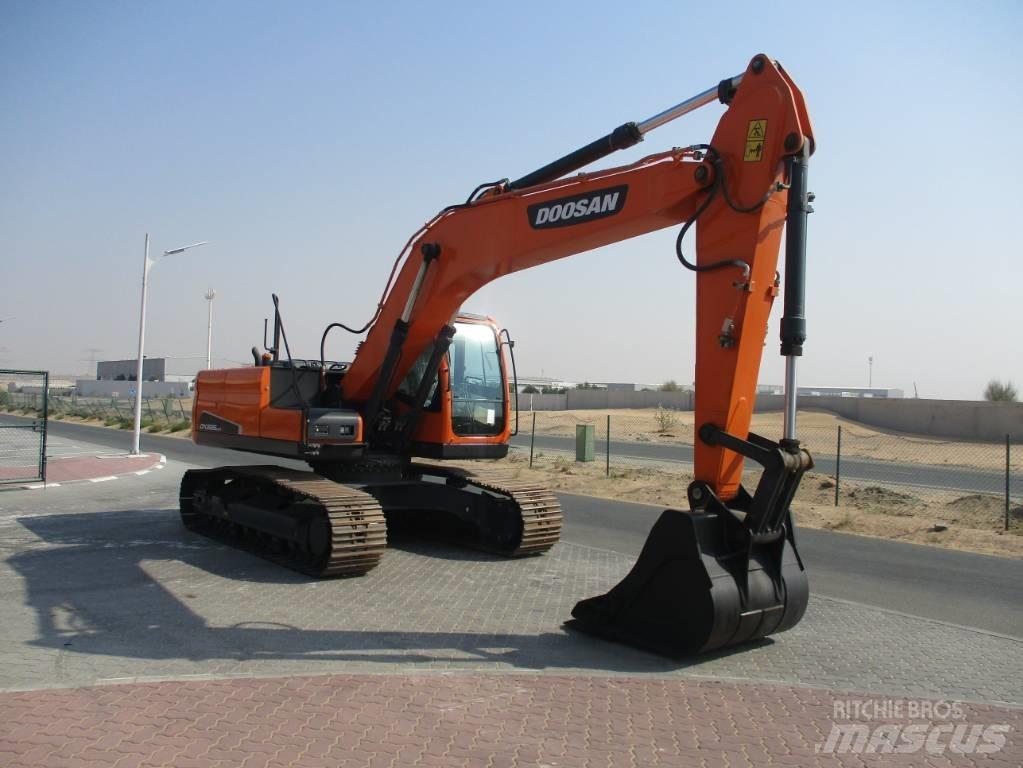 Doosan DX 225 LCA Гусеничні екскаватори