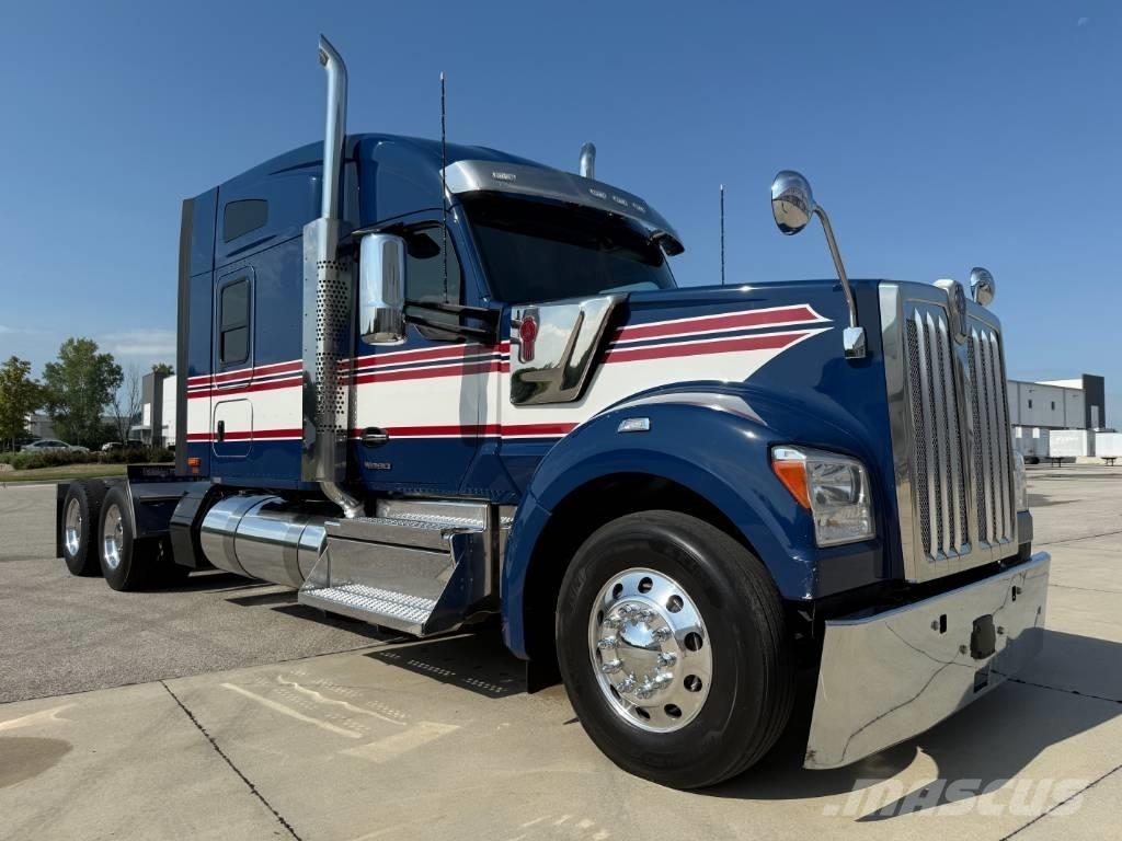 Kenworth W 990 Тягачі
