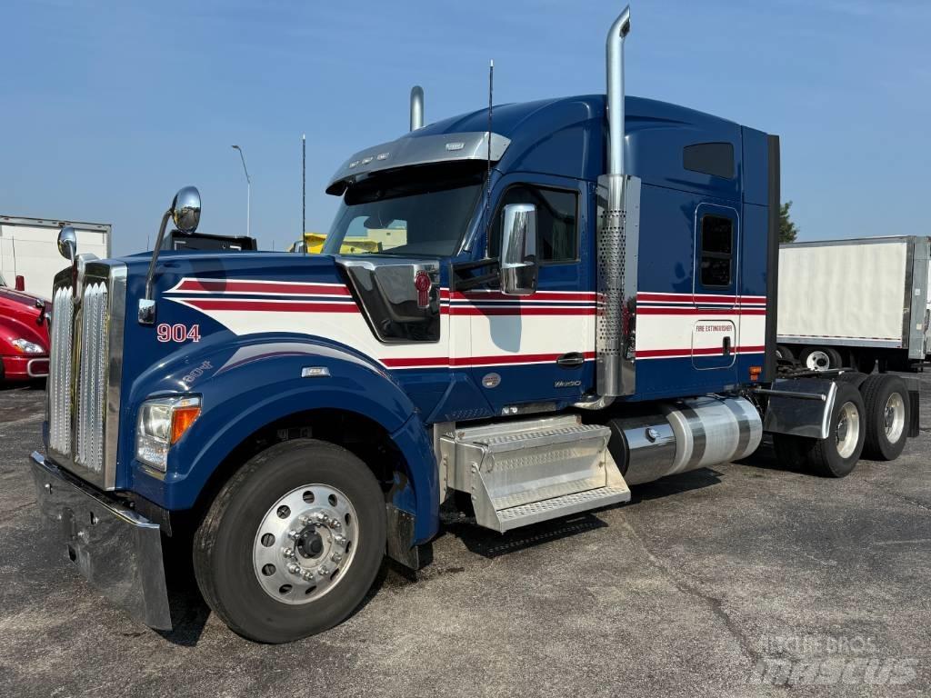 Kenworth W 990 Тягачі