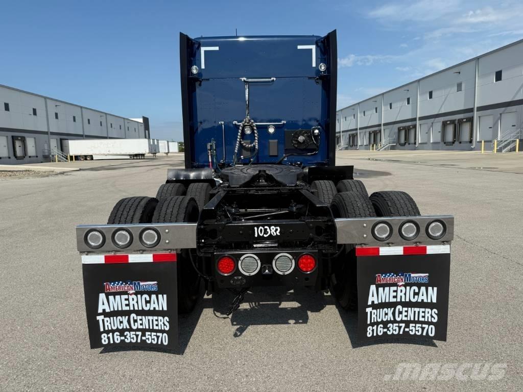 Kenworth W 990 Тягачі