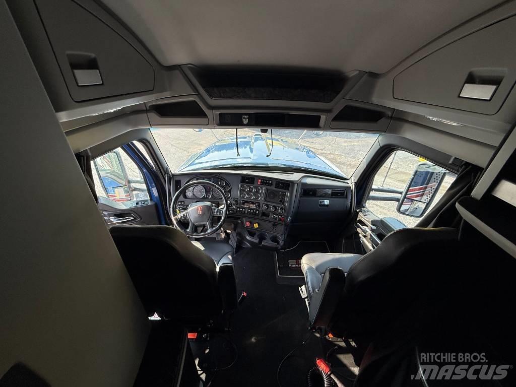 Kenworth W 990 Тягачі