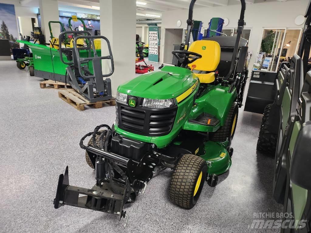 John Deere 950R Самохідні газонокосарки