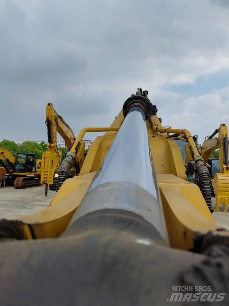 CAT 330 Гусеничні екскаватори