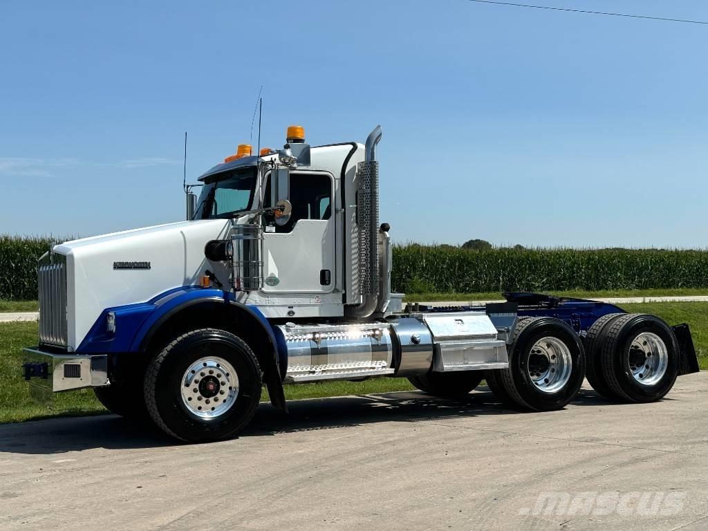 Kenworth T 800 Тягачі