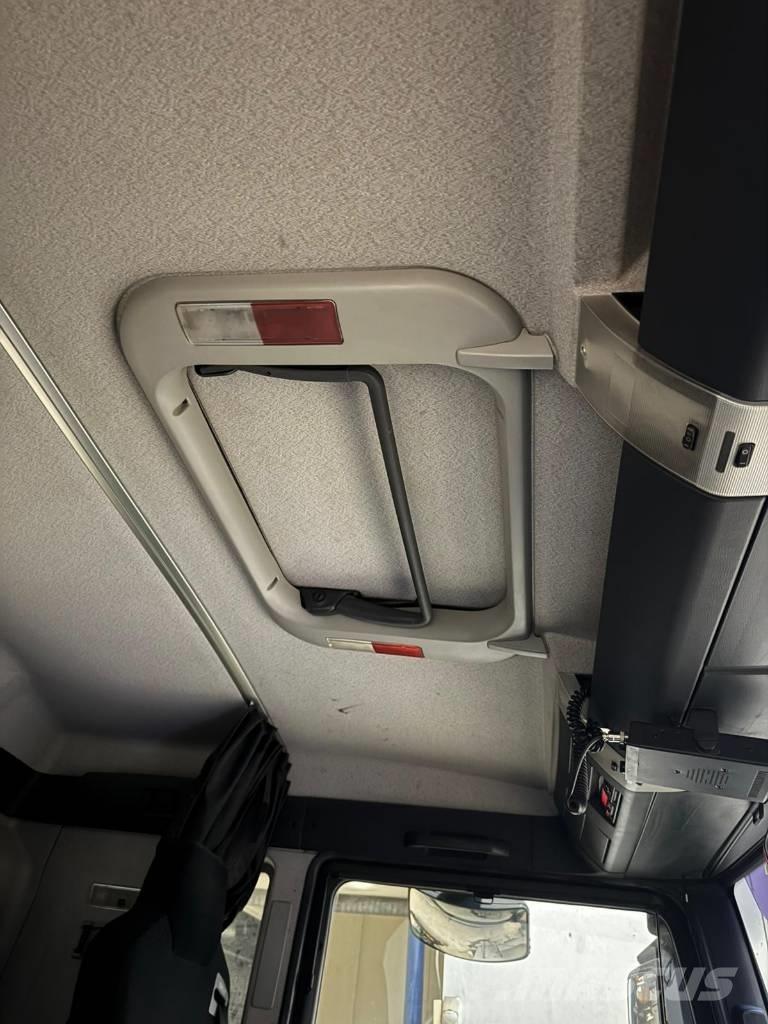 MAN TGX 35.540 Вантажівки з гаковим підйомом