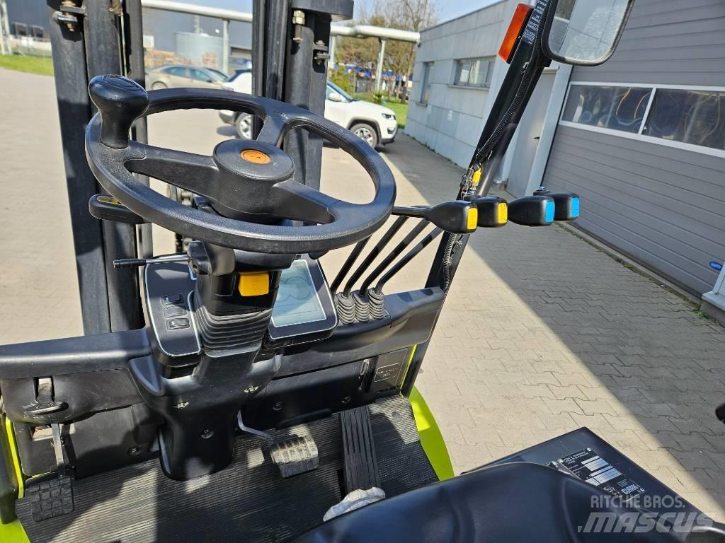 Clark EPX32i Електронавантажувачі