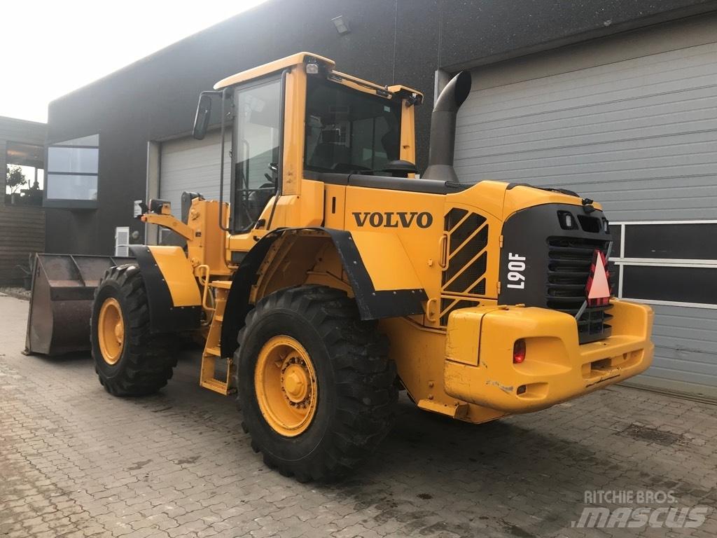 Volvo L90F Фронтальні навантажувачі
