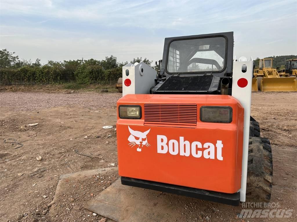 Bobcat S 300 Міні-навантажувачі