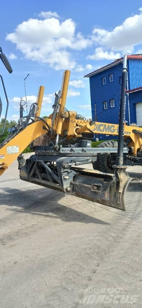 XCMG GR215A Грейдери