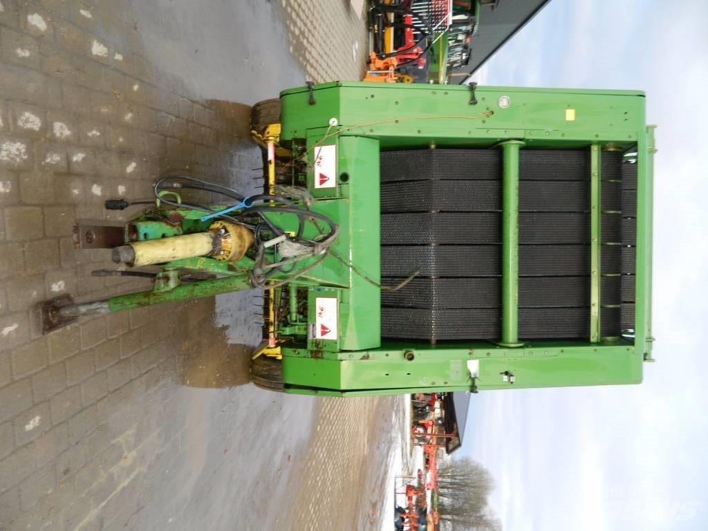 John Deere 550 Рулонні прес-підбирачі