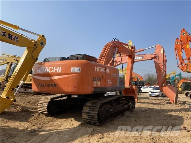 Hitachi ZX210 Гусеничні екскаватори