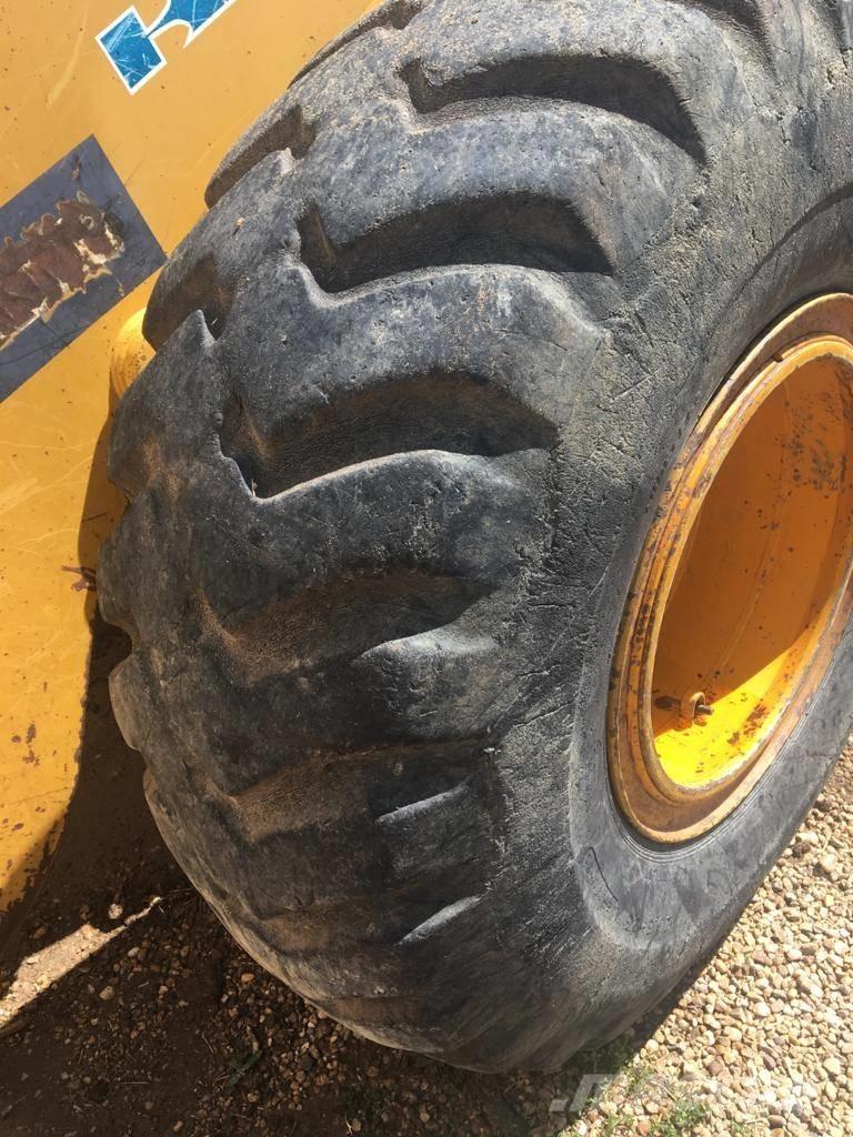 Kawasaki 65 Z IV Фронтальні навантажувачі