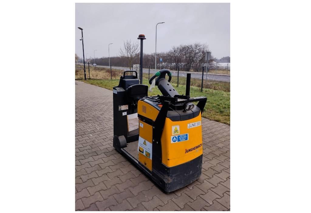 Jungheinrich EZS 130 Тягачі колісні