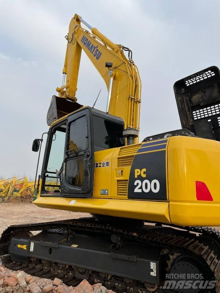 Komatsu 200-8 Гусеничні екскаватори