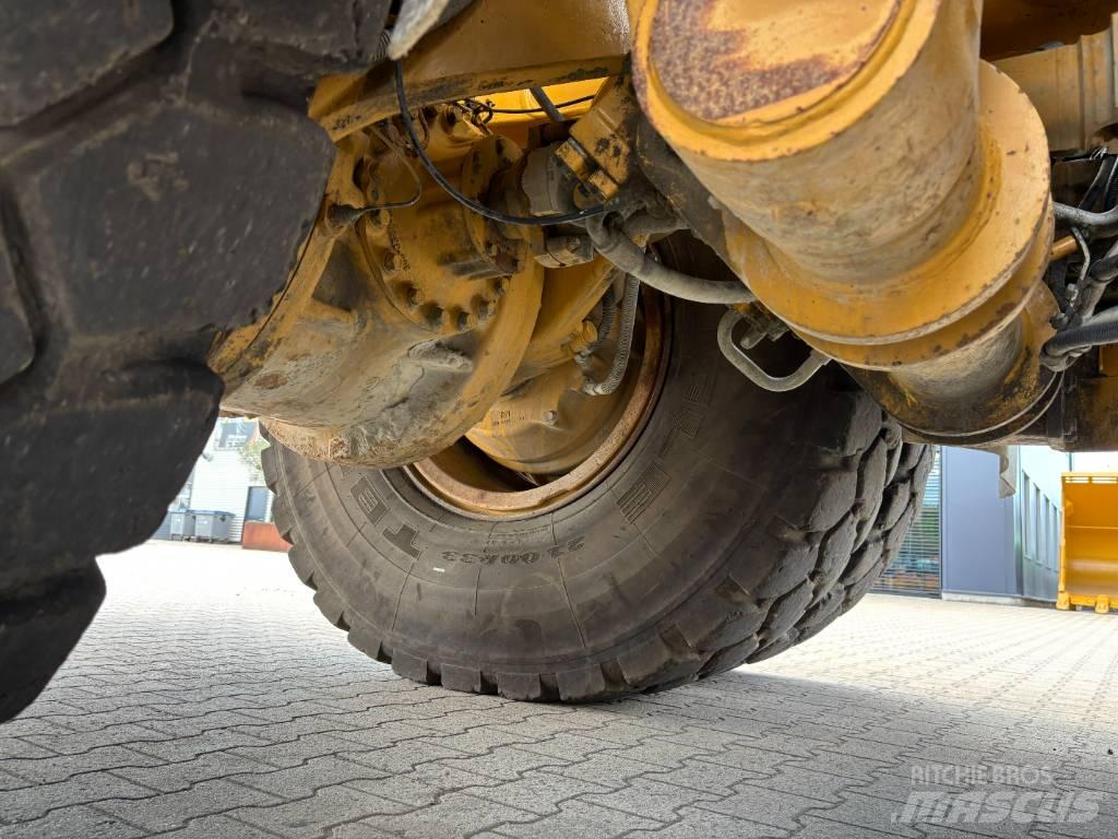 CAT 772G Кар`єрні самоскиди