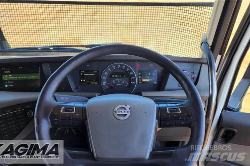 Volvo Fh440 Вантажівки / спеціальні