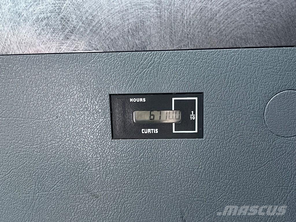 Hyundai HX140L Гусеничні екскаватори