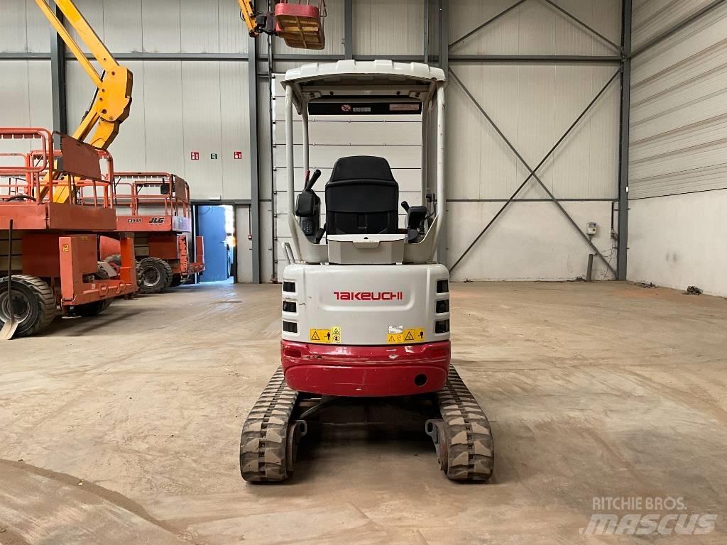 Takeuchi TB 215 R Міні-екскаватори < 7т