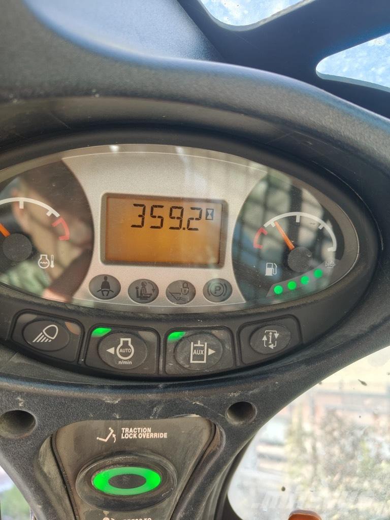 Bobcat T 770 Гусеничні вантажники