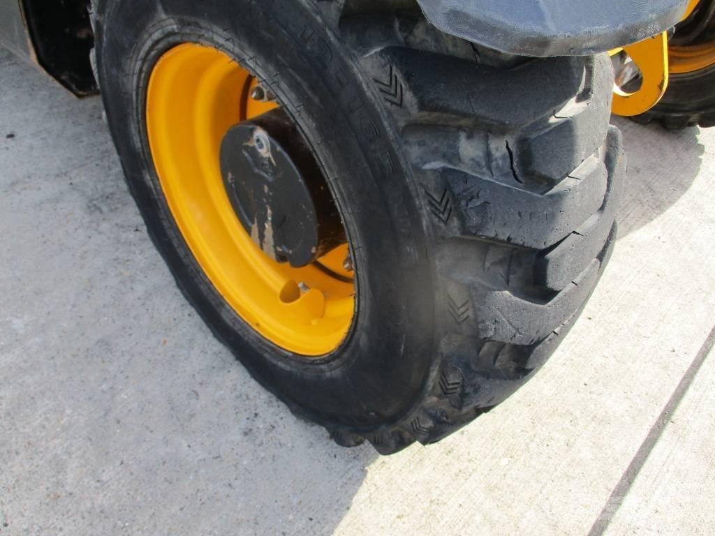 JCB 525-60 (404) Телескопічні навантажувачі
