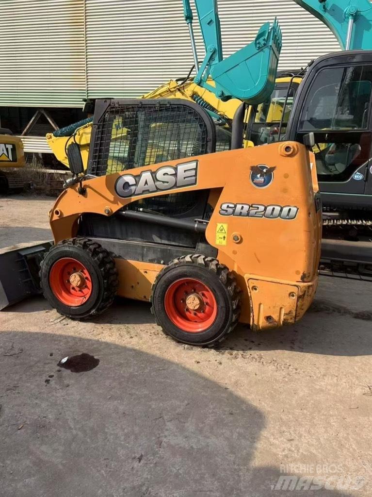 CASE SR 200 Міні-навантажувачі