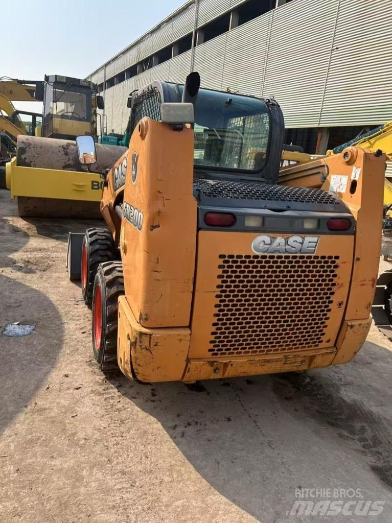 CASE SR 200 Міні-навантажувачі
