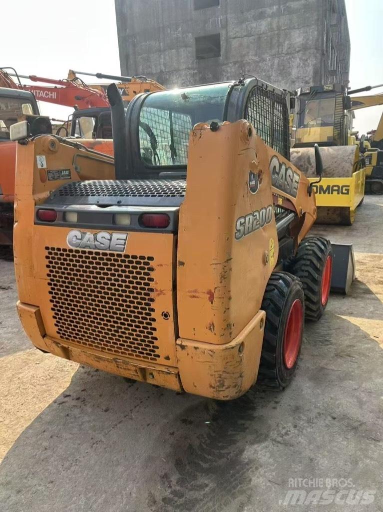 CASE SR 200 Міні-навантажувачі