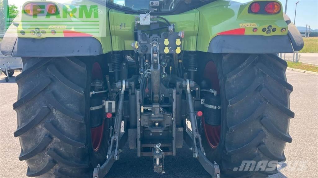 CLAAS ARION 530 Трактори