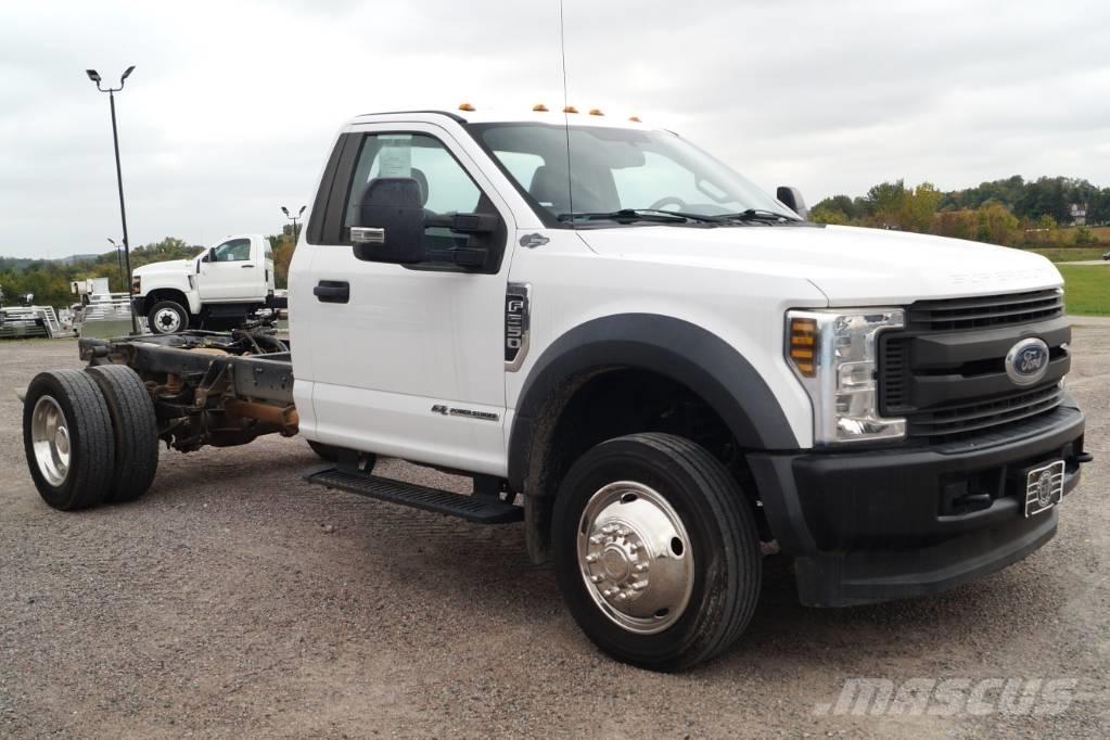 Ford F 550 XL SD Шасі з кабіною