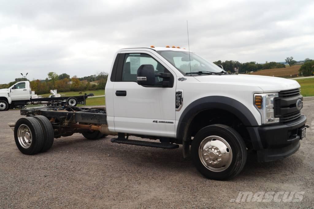 Ford F 550 XL SD Шасі з кабіною