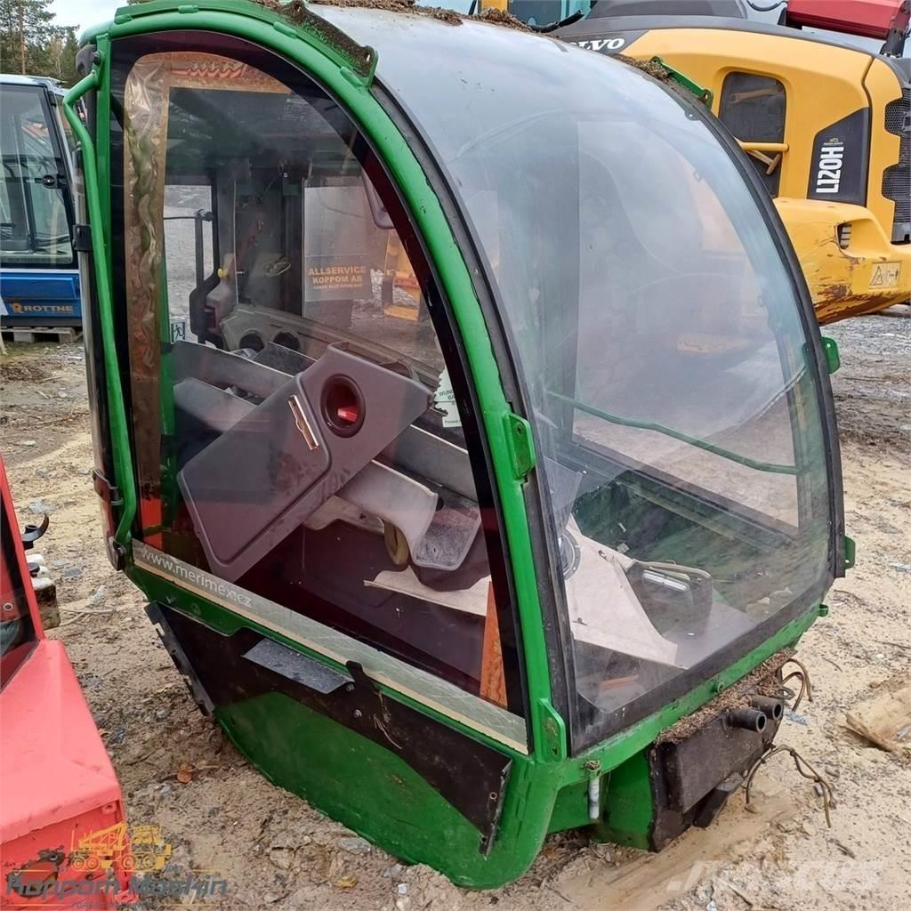 John Deere 1270e Кабіна