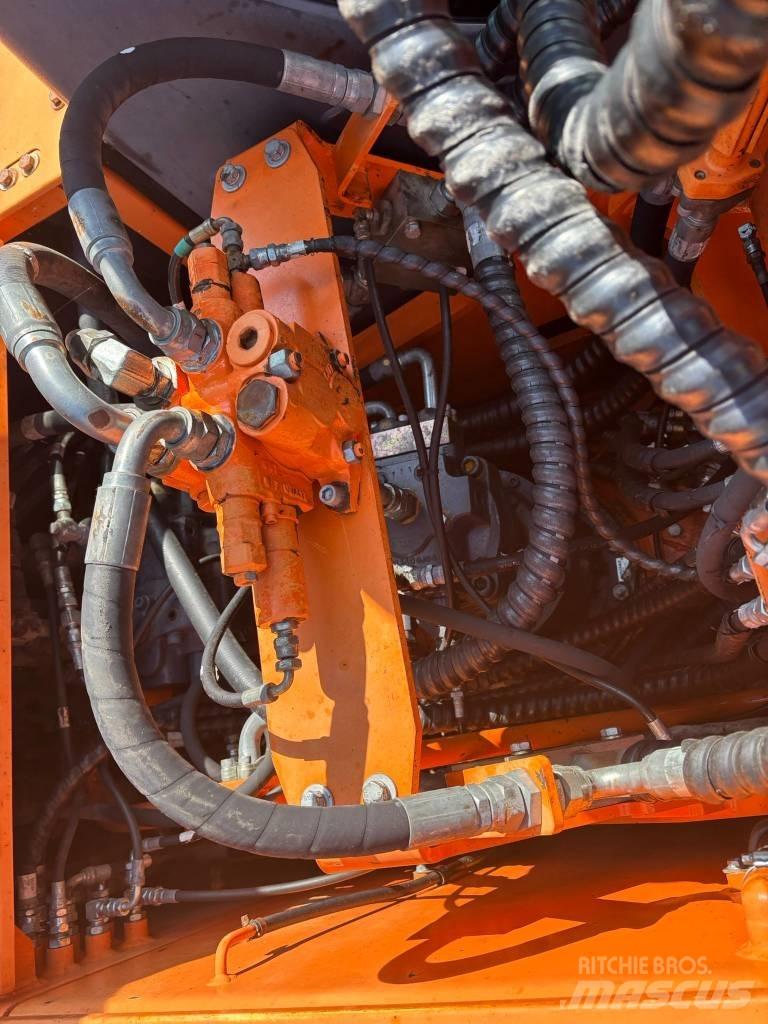 Doosan DX 210 W Колісні екскаватори