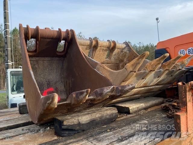 Komatsu PC 210 LC-8 Гусеничні екскаватори