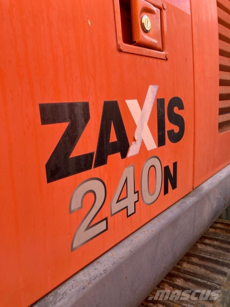 Hitachi ZX 240 Гусеничні екскаватори