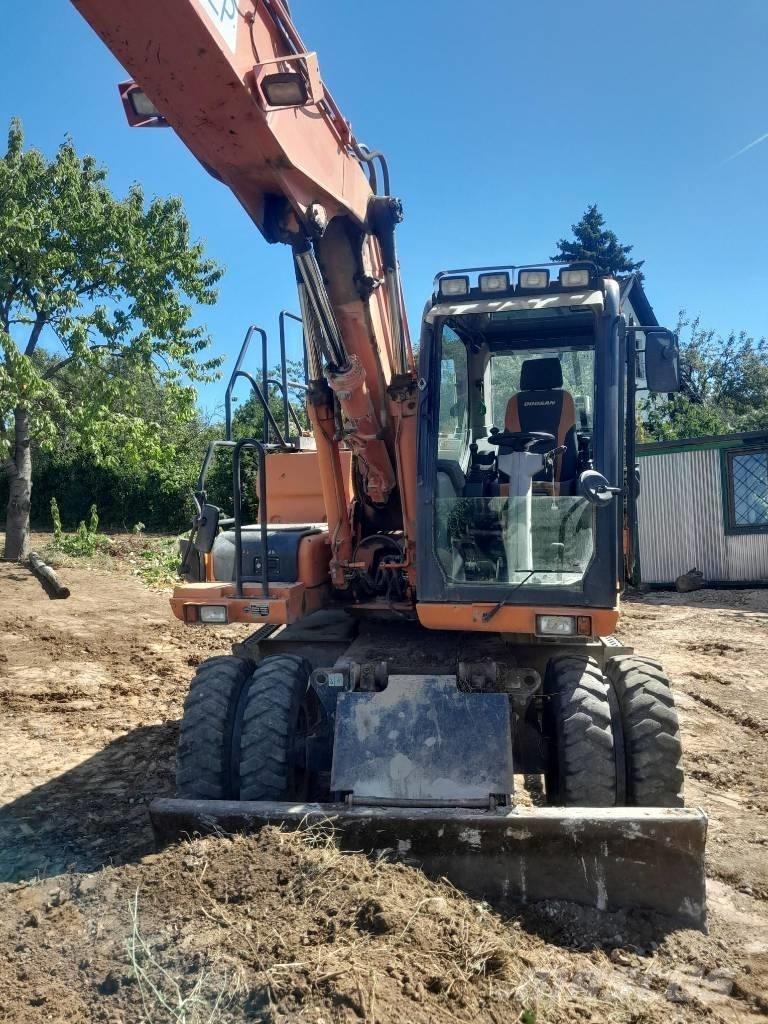 Doosan DX 160 W-3 Колісні екскаватори