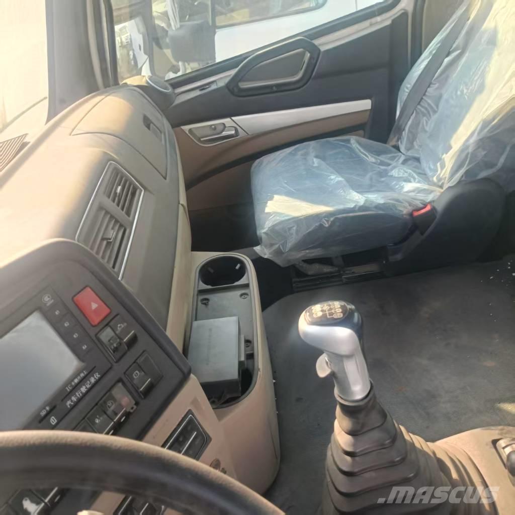 Howo 371 6x4 Тягачі