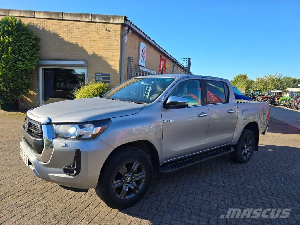 Toyota Hilux Пікапи / Бічне розвантаження