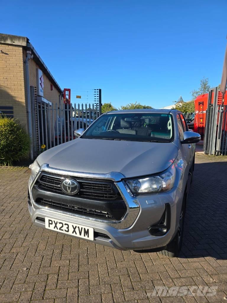 Toyota Hilux Пікапи / Бічне розвантаження