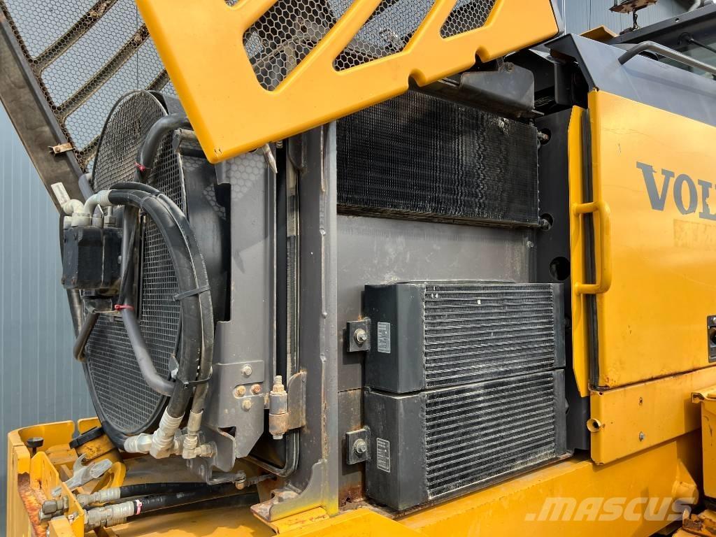 Volvo G970 Грейдери