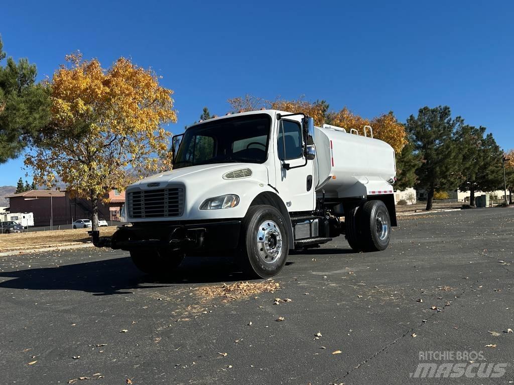 Freightliner M2 Поливальні машини