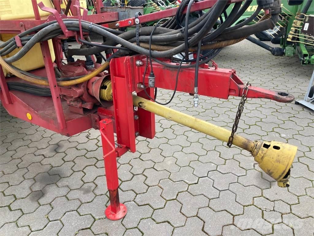 Hardi TYZ 2400 Причіпні обприскувачі